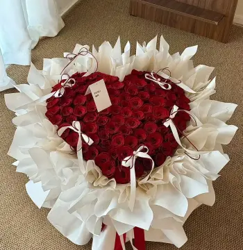RED HEART BOUQUET